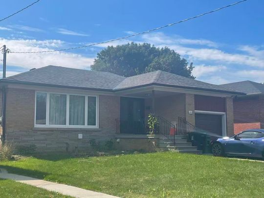 For Lease - 173 Searle Avenue Unit# Basement, Toronto, Ontario - Photo 1