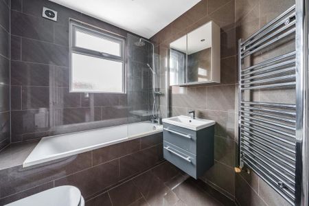 2 bedroom maisonette to rent - Photo 3