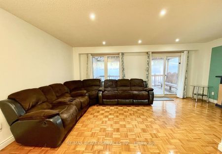 For Lease - 48 Chambers Court, Brampton, Ontario - Photo 2