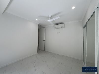 Brand New Luxury Home with Pool in Cannonvale! - Photo 4