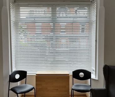 Studio Flat, Keppel Road, M21 - Photo 1