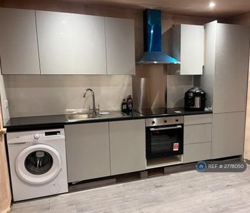 3 bedroom semi-detached house to rent - Photo 3