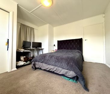3 Bedroom Flat in Karori - Photo 6