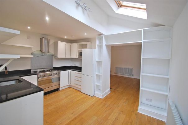 3 bedroom end of terrace house to rent - Photo 1