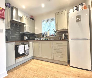 1 bedroom in a house share to rent - Photo 6
