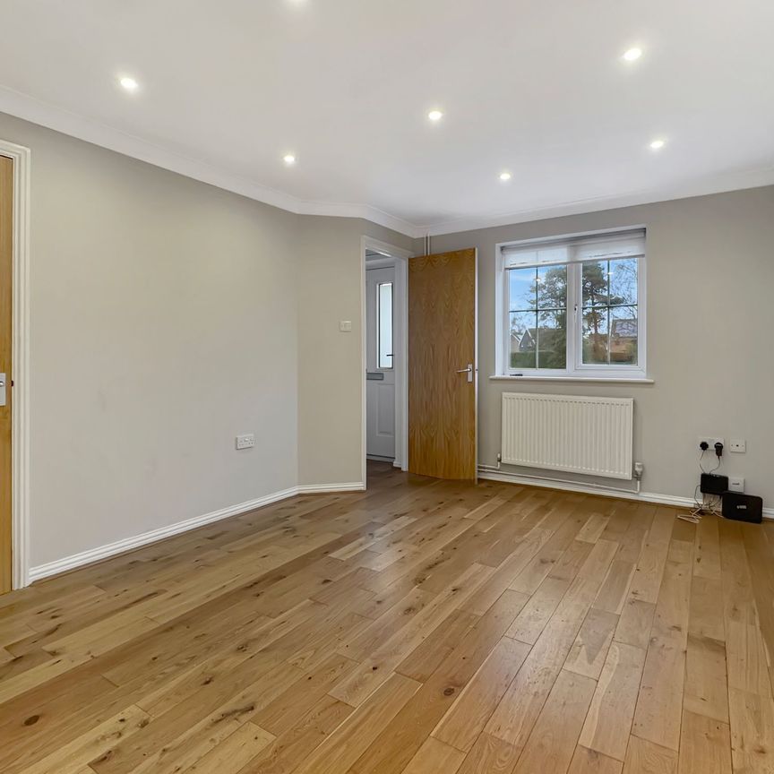 De Brink-On-The-Green, Martlesham Heath, IP5 - Photo 1