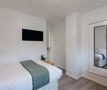 4 bedroom house to rent - Photo 2