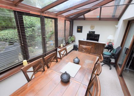 Victoria Court, Davenport Road, Earlsdon, Coventry - Photo 2