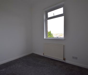 2 Bed Flat - Conversion - Photo 3