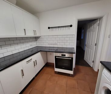 2 Bed Flat, Barry Road, SE22 - Photo 3