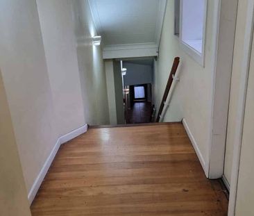 Spacious 2BR Mt. Victoria - Photo 3