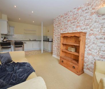 2 Bedroom Apartment To Let - Photo 1