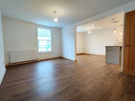 2 bedroom apartment to rent - Photo 2