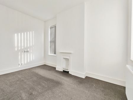 3 bedroom end of terrace house to rent - Photo 5