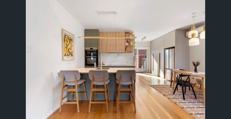 Stylish family home with self contained studio - Photo 2