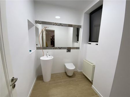Vila de inchiriat in zona Capitale, office/rezidenta - Fotografie 2