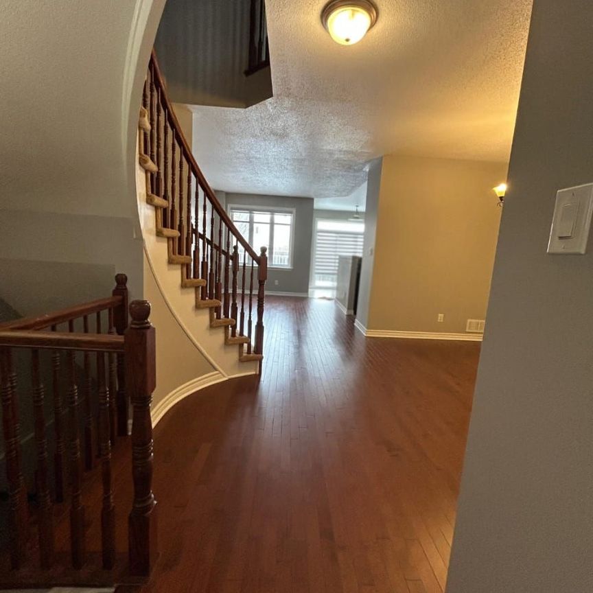 For Lease - 227 Jersey Tea Circle, Blossom Park - Airport and Area, Ontario - Photo 1