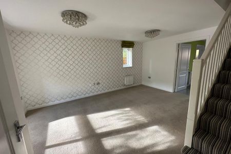 4 bedroom detached house to rent - Photo 4