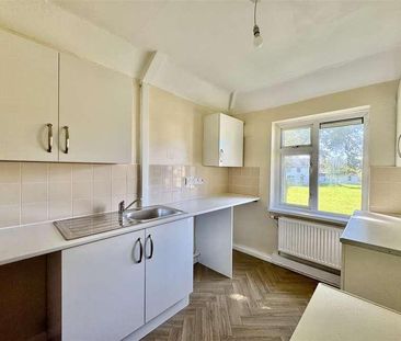 Daw Royds, Almondbury, Huddersfield, HD5 - Photo 4