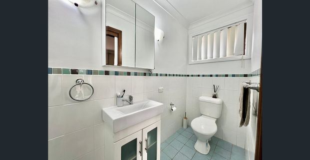 FAMILY HOME IN QUIET CUL DE SAC - Photo 1