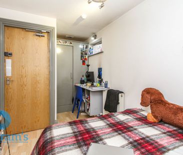 5 bed Flat for Rent - Photo 4