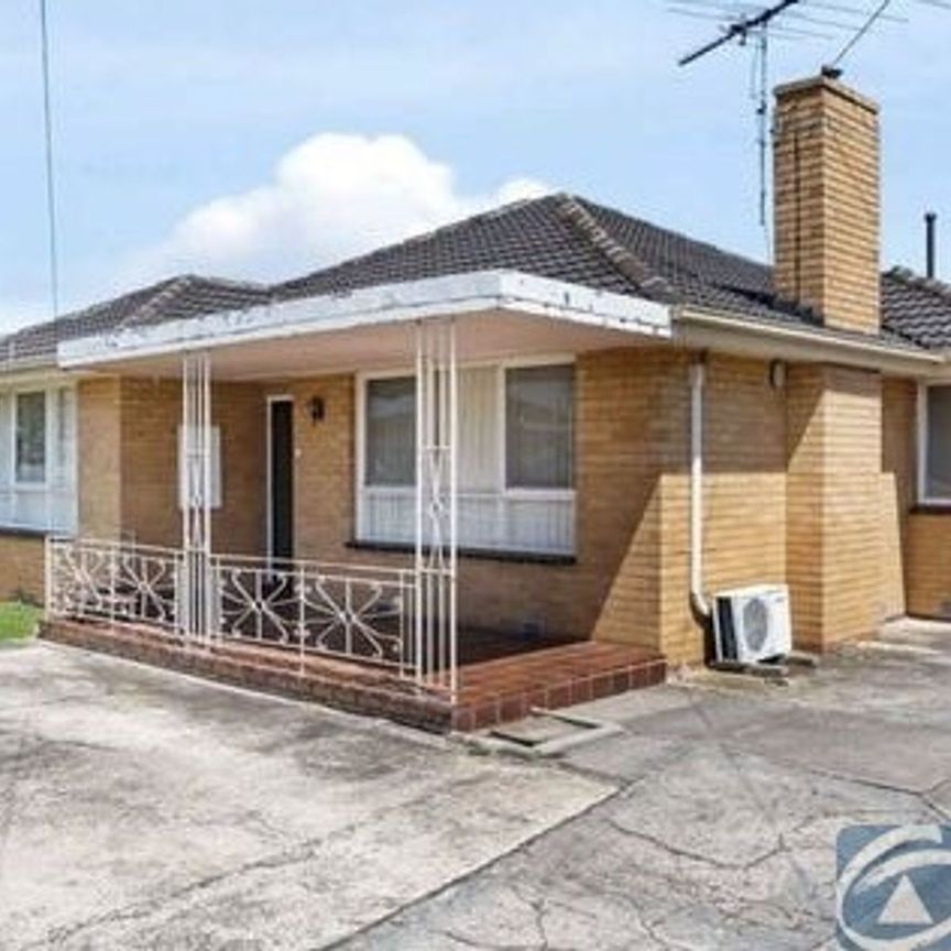 2 Hilton Avenue, Springvale - Photo 1