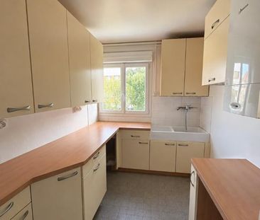 Location Appartement 4 pièces 58m² ELBEUF 76500 - Photo 2