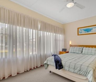 GREAT FAMILY HOME - Photo 3