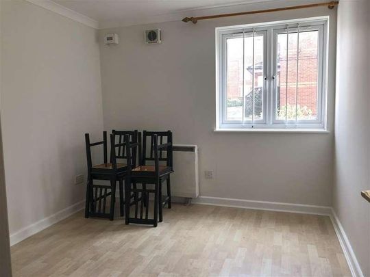 Rambler Court, Hendon, NW4 - Photo 1