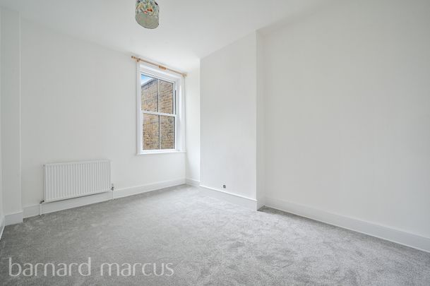 Amen Corner, London - Photo 1