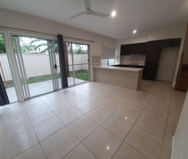 Scarborough Modern Townhouse - Photo 3