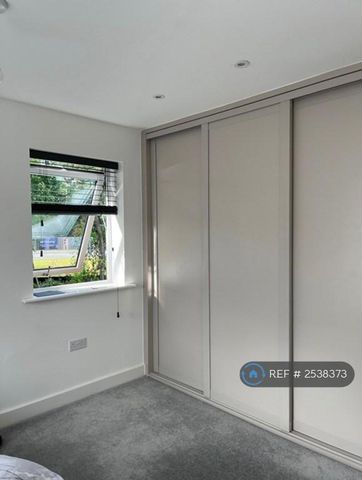 2 bedroom semi-detached house to rent - Photo 5