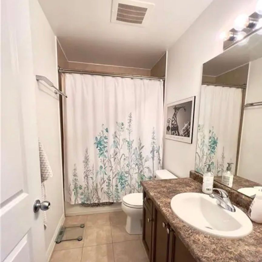 For Lease - 5327 Upper Middle Road Unit# 210, Burlington, Ontario - Photo 1