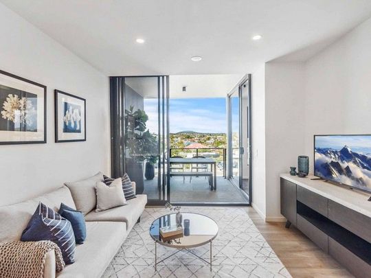 Stylish One-Bedroom Apartment - Photo 1