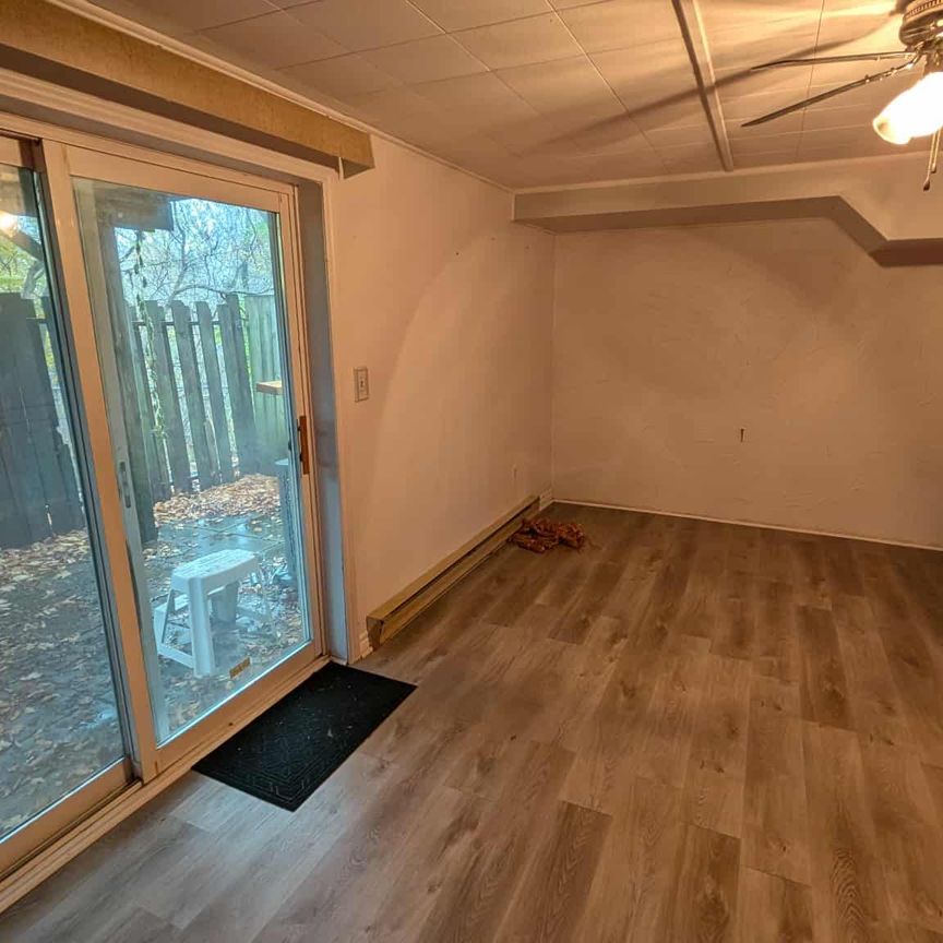 For Lease - 350 Camelot Court Unit# 33, Oshawa, Ontario - Photo 1