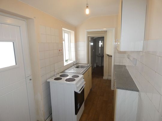 1 bed Studio Apartment - To Let - Photo 1