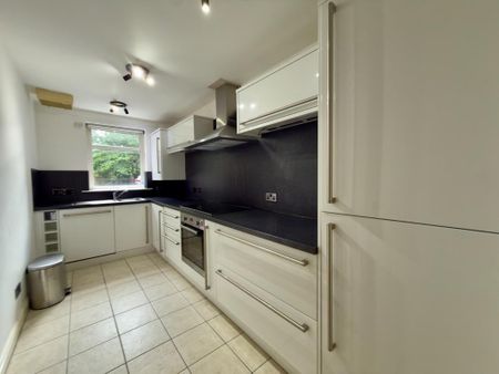 2 bedroom flat to rent - Photo 4
