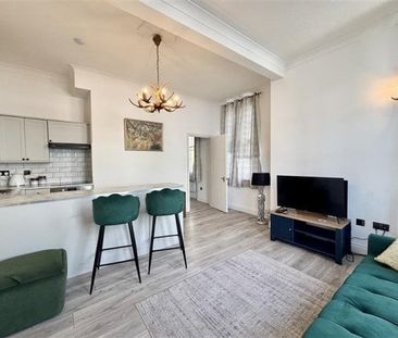 Oxford Passage, Cheltenham, GL50 - Photo 2