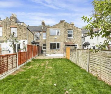 3 bedroom terraced house to rent - Photo 5