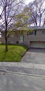 House for rent, 3 bed 1 full bath, finished basement, close to UofT - Photo 4