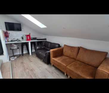 Room in a Shared House, Liscard Road, CH44 - Photo 1