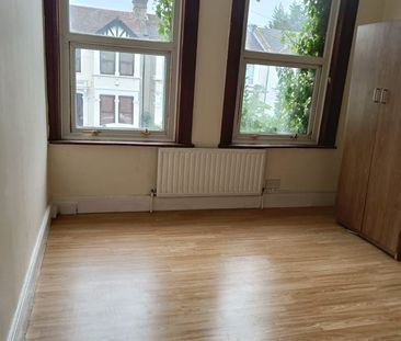 Room in a Shared House, Valentines Road, IG1 - Photo 2