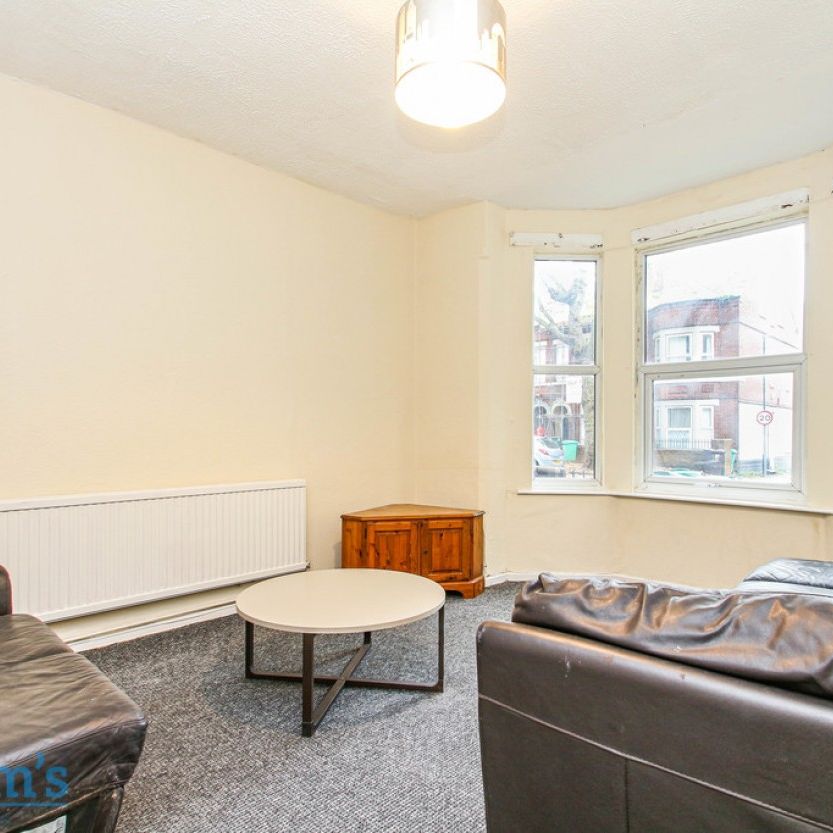 1 bed Ground Floor Flat for Rent - Photo 1