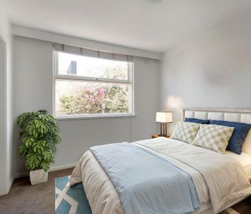 FANTASTIC ONE BEDROOM APARTMENT IN A GREAT LOCATION - Photo 3