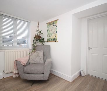 2 bedroom Apartment to rent in Windsor Court, South Gosforth, Newca... - Photo 2