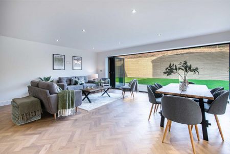 3 bedroom end of terrace house to rent - Photo 2