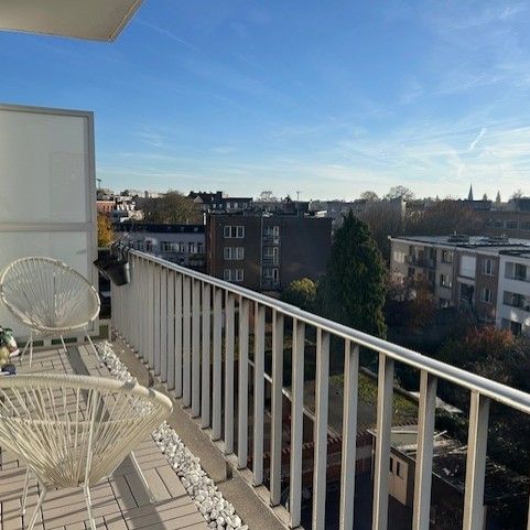 Stijlvol gerenoveerd 2-slaapkamerappartement met zonnig terras. - Foto 1