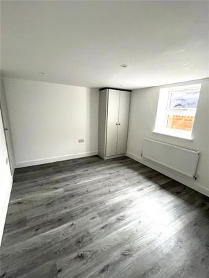 4 bedroom terraced house to rent - Photo 1