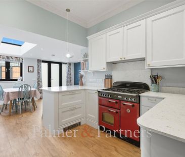 4 bedroom end of terrace house to rent - Photo 6