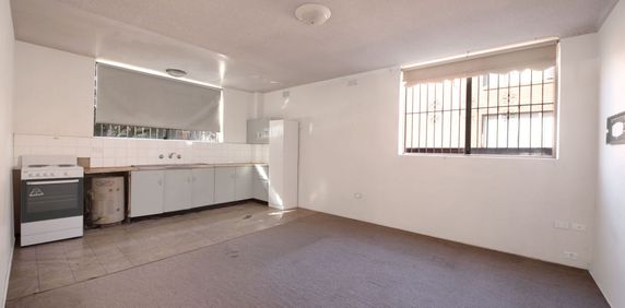 Walk to station! - Photo 2